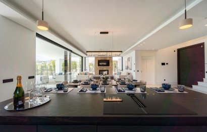 Resale - House - Detached Villa - Marbella - Nueva Andalucia