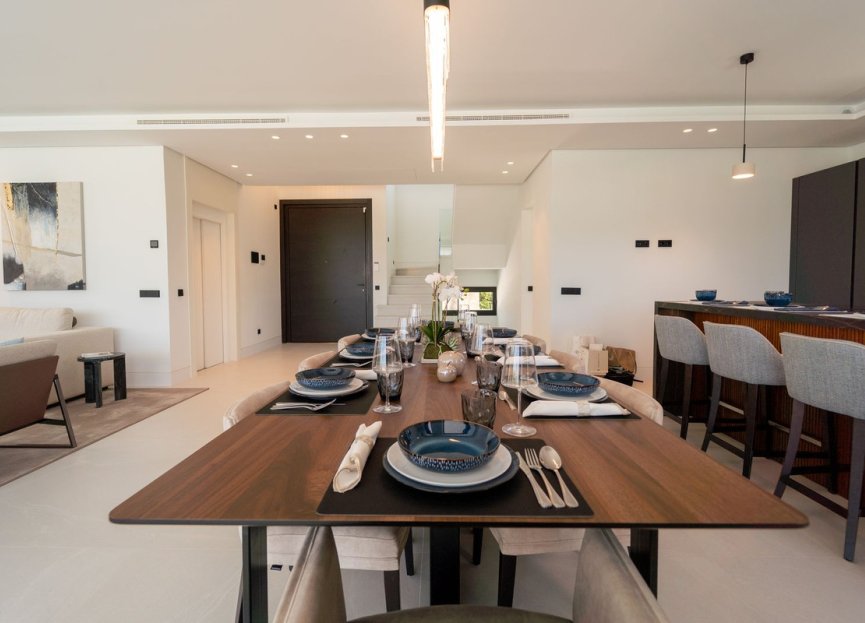 Resale - House - Detached Villa - Marbella - Nueva Andalucia