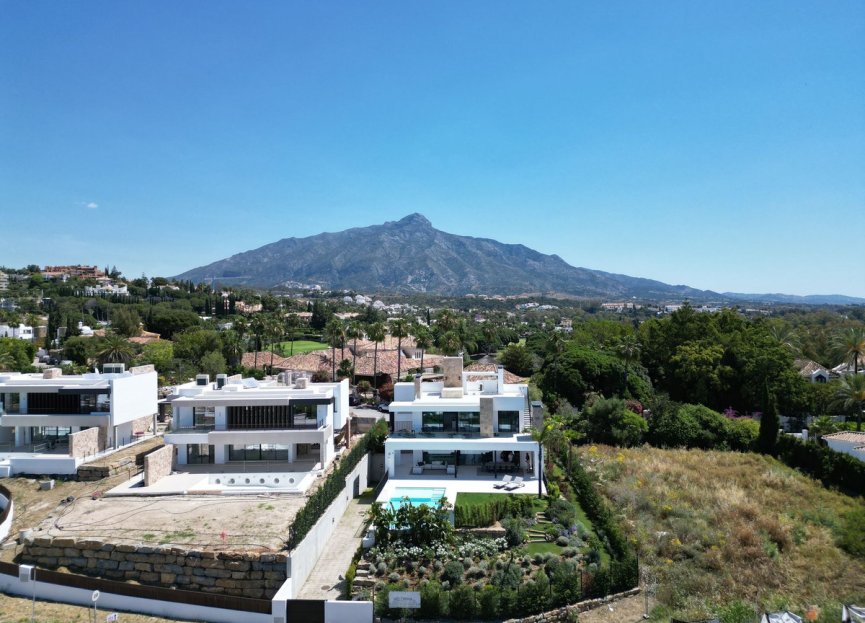 Resale - House - Detached Villa - Marbella - Nueva Andalucia