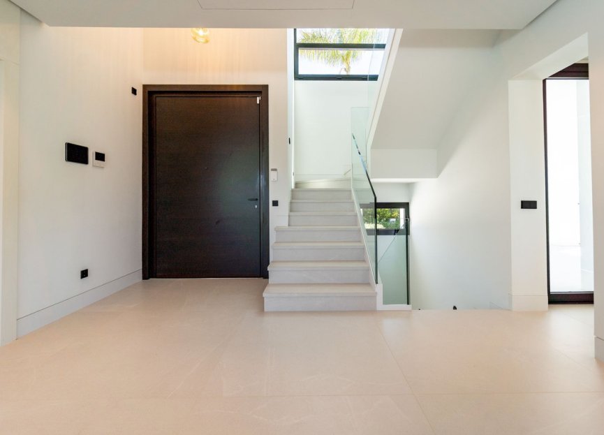 Resale - House - Detached Villa - Marbella - Nueva Andalucia