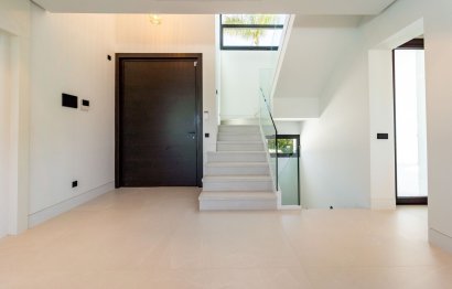 Resale - House - Detached Villa - Marbella - Nueva Andalucia