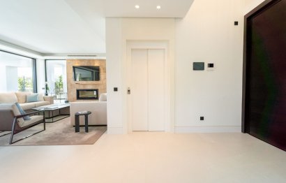 Resale - House - Detached Villa - Marbella - Nueva Andalucia