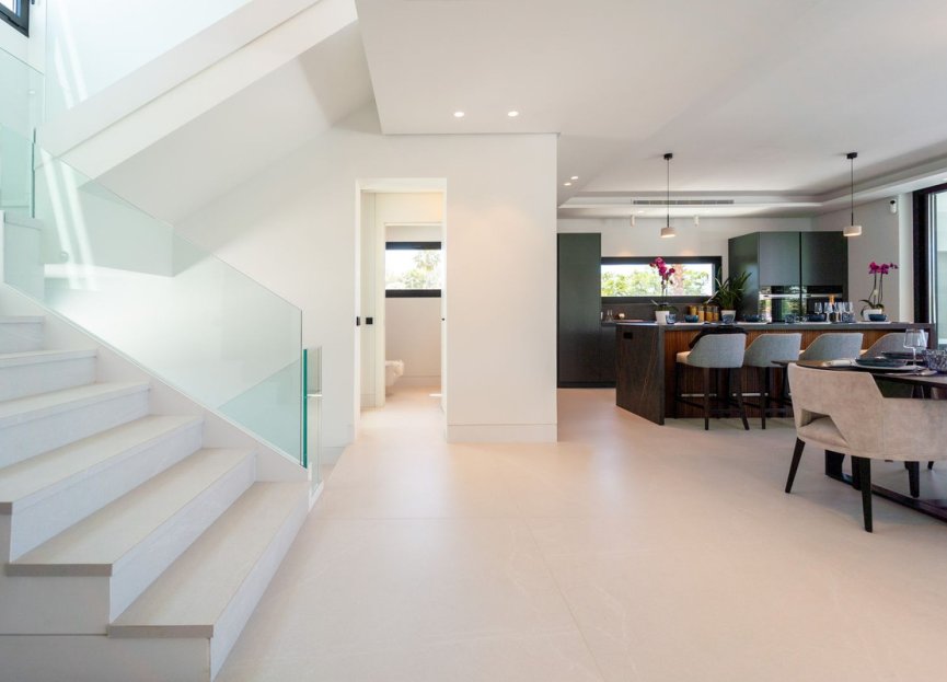 Resale - House - Detached Villa - Marbella - Nueva Andalucia