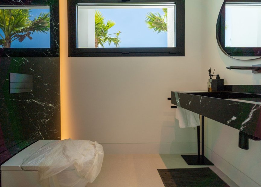 Resale - House - Detached Villa - Marbella - Nueva Andalucia