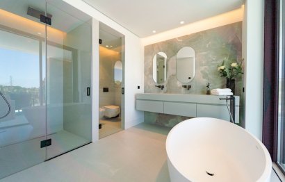 Resale - House - Detached Villa - Marbella - Nueva Andalucia