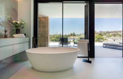 Resale - House - Detached Villa - Marbella - Nueva Andalucia
