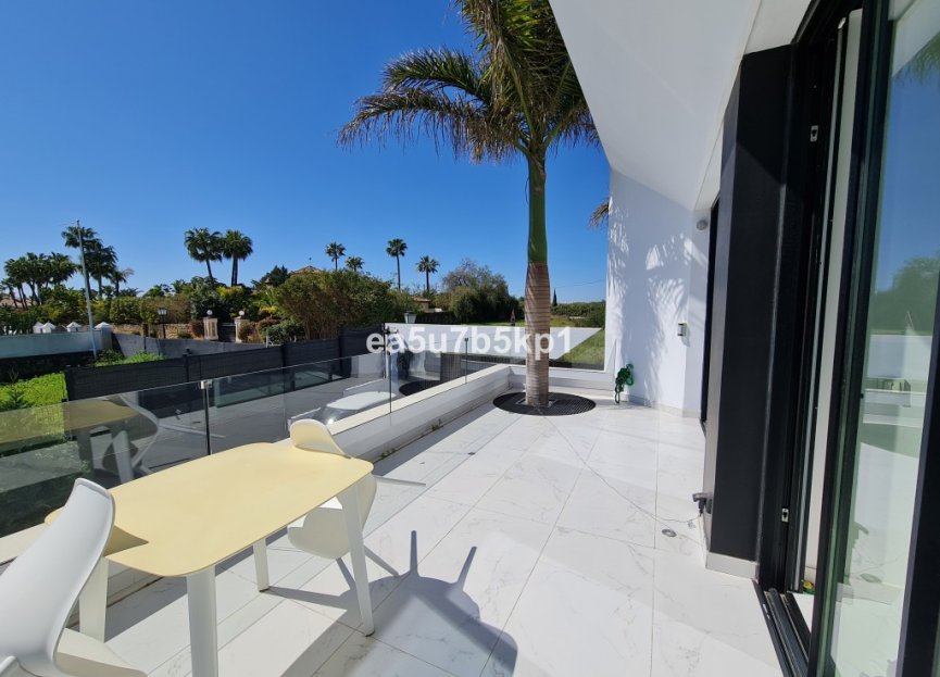 Resale - House - Detached Villa - Estepona - New Golden Mile