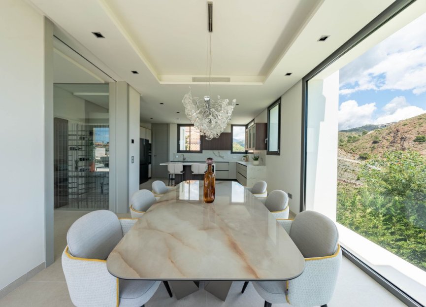 Resale - House - Detached Villa - Benahavís - La Quinta