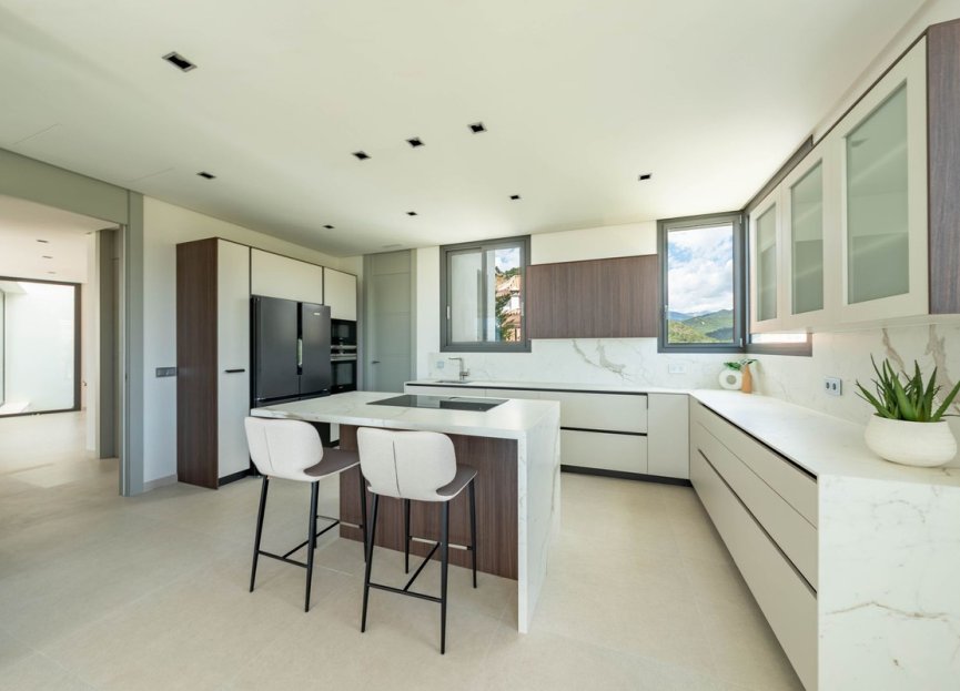 Resale - House - Detached Villa - Benahavís - La Quinta