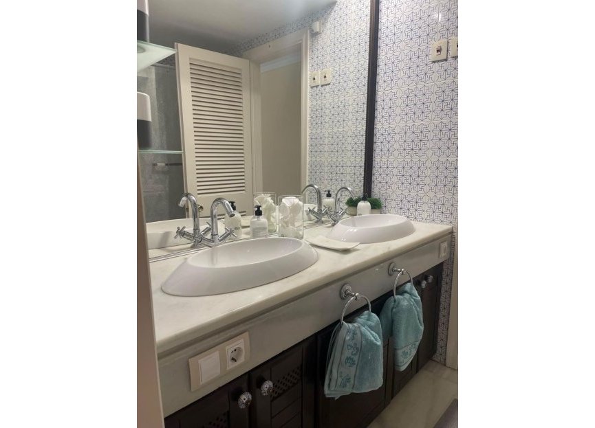 Resale - Ground floor apartment - Marbella - Puerto Banús