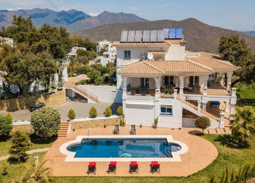 Resale - House - Detached Villa - Marbella - La Mairena