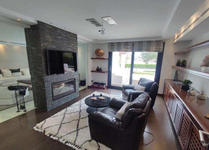 Resale - House - Detached Villa - Marbella - Nueva Andalucia