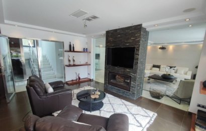 Resale - House - Detached Villa - Marbella - Nueva Andalucia