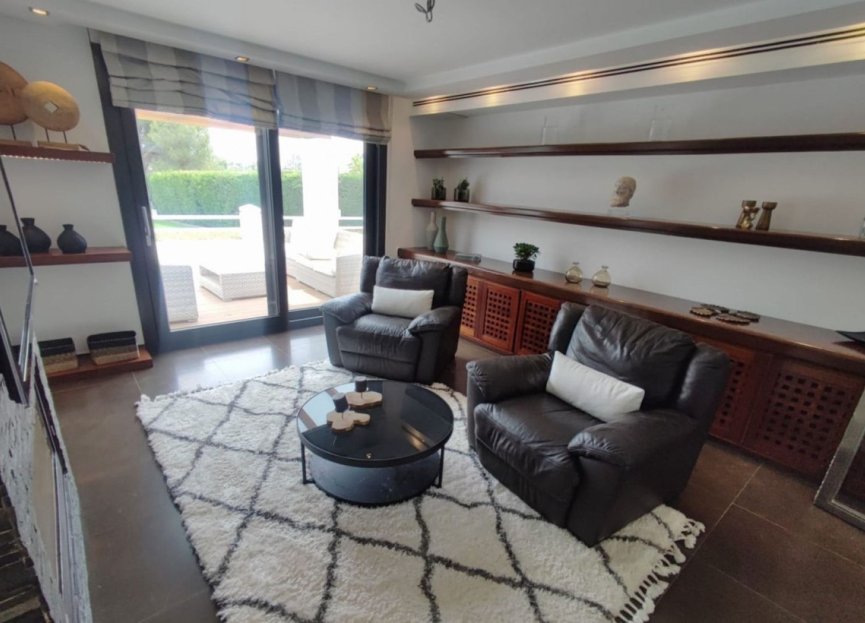 Resale - House - Detached Villa - Marbella - Nueva Andalucia