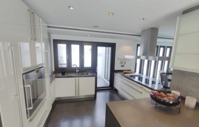 Resale - House - Detached Villa - Marbella - Nueva Andalucia