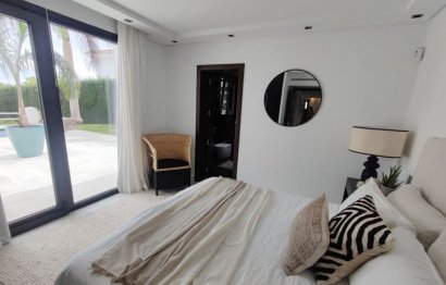 Resale - House - Detached Villa - Marbella - Nueva Andalucia