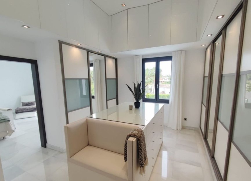 Resale - House - Detached Villa - Marbella - Nueva Andalucia