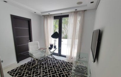 Resale - House - Detached Villa - Marbella - Nueva Andalucia
