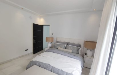 Resale - House - Detached Villa - Marbella - Nueva Andalucia