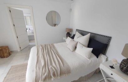 Resale - House - Detached Villa - Marbella - Nueva Andalucia