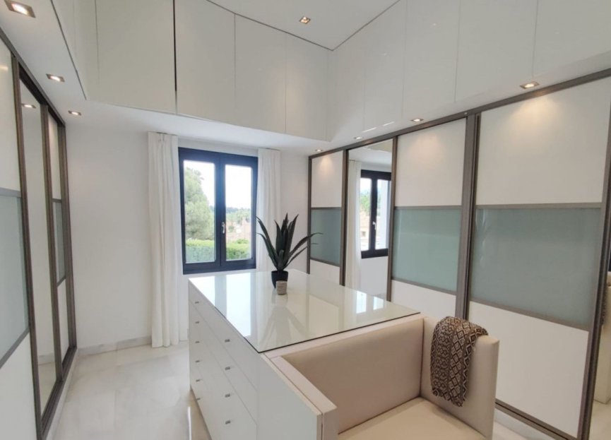 Resale - House - Detached Villa - Marbella - Nueva Andalucia