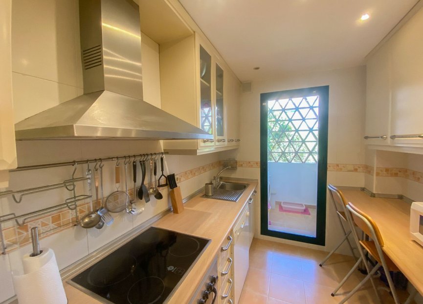 Resale - Apartment - Middle Floor Apartment - Marbella - Marbesa