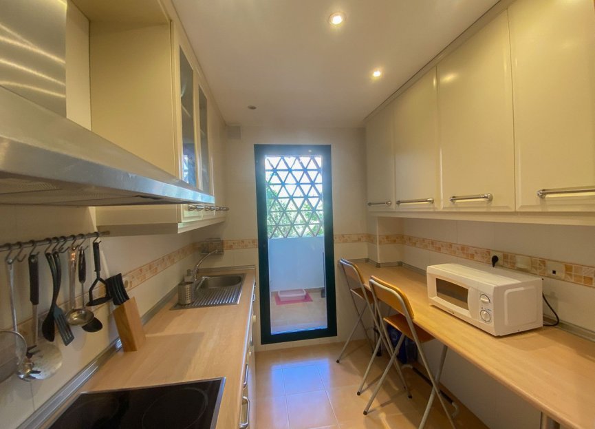 Resale - Apartment - Middle Floor Apartment - Marbella - Marbesa