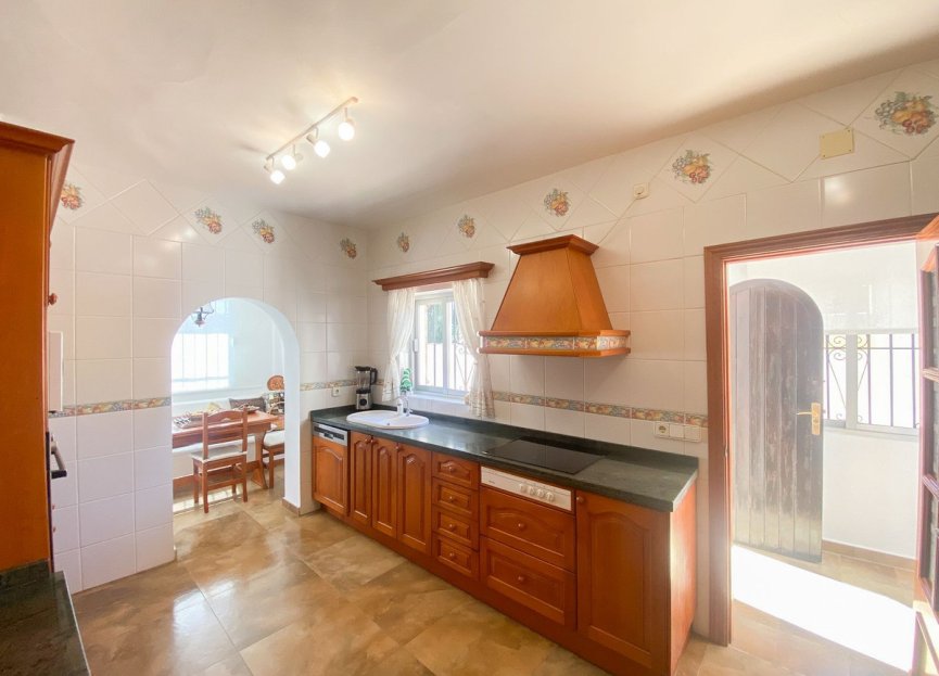 Resale - House - Detached Villa - Marbella - Guadalmina Alta