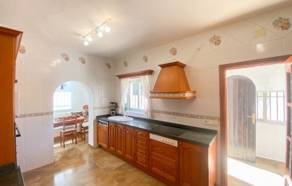 Resale - House - Detached Villa - Marbella - Guadalmina Alta