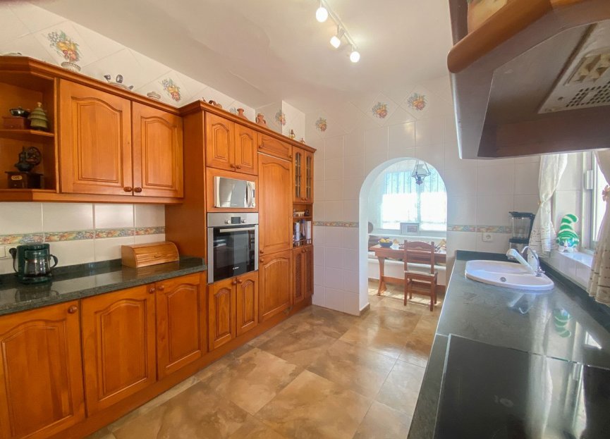 Resale - House - Detached Villa - Marbella - Guadalmina Alta