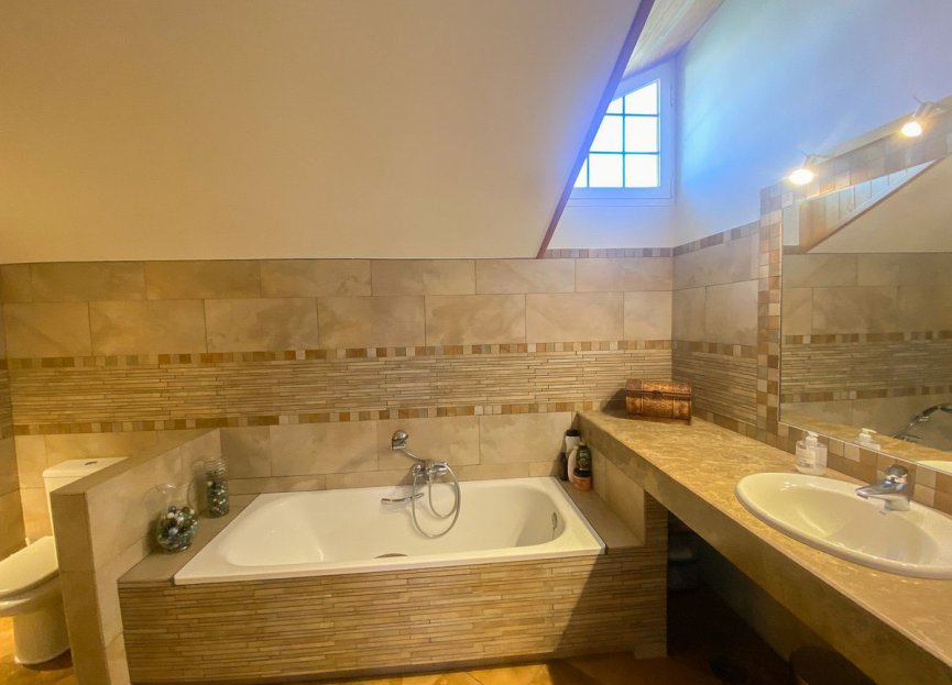 Resale - House - Detached Villa - Marbella - Guadalmina Alta