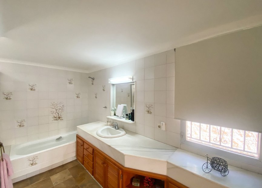 Resale - House - Detached Villa - Marbella - Guadalmina Alta