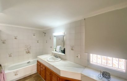 Resale - House - Detached Villa - Marbella - Guadalmina Alta