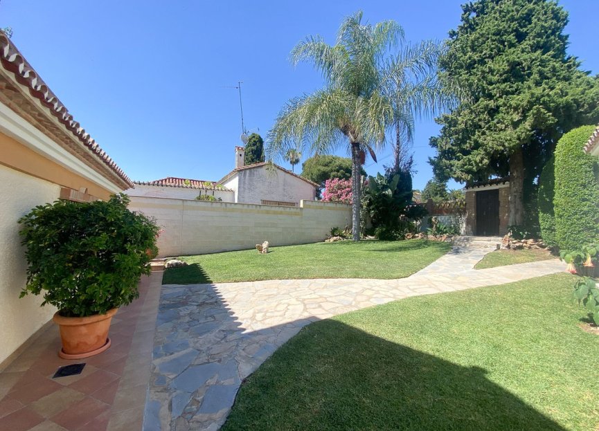 Resale - House - Detached Villa - Marbella - Guadalmina Alta