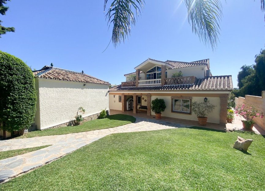 Resale - House - Detached Villa - Marbella - Guadalmina Alta