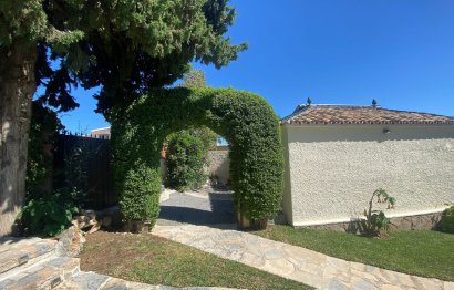 Resale - House - Detached Villa - Marbella - Guadalmina Alta