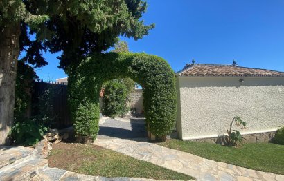 Resale - House - Detached Villa - Marbella - Guadalmina Alta