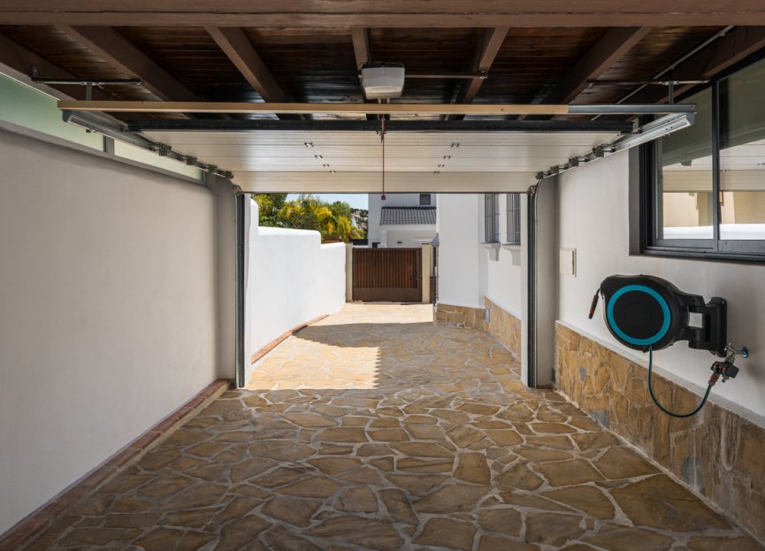 Reventa - House - Detached Villa - Marbella - Nueva Andalucia