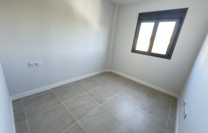 Resale - Apartment - Middle Floor Apartment - Estepona - Estepona Centro