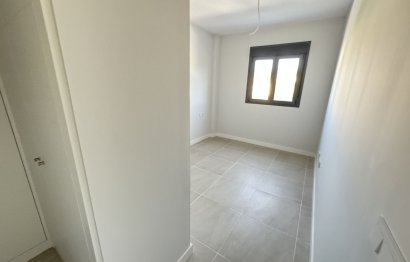 Resale - Apartment - Middle Floor Apartment - Estepona - Estepona Centro