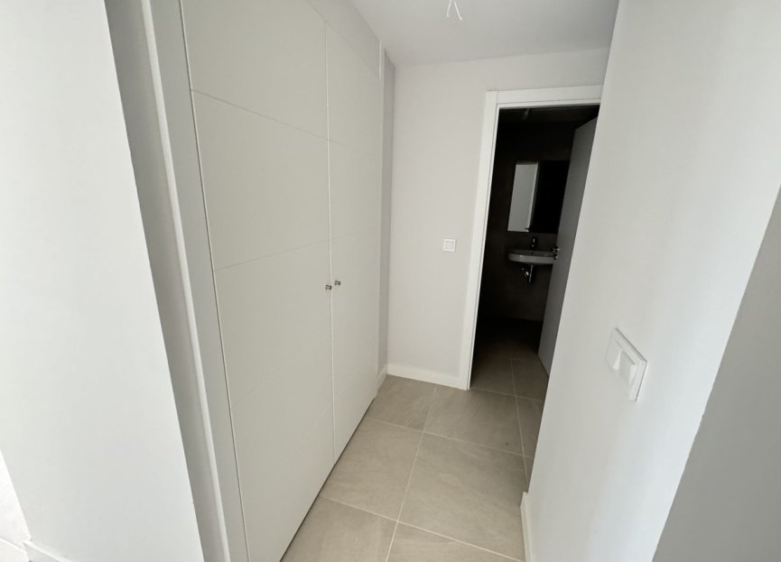 Resale - Apartment - Middle Floor Apartment - Estepona - Estepona Centro