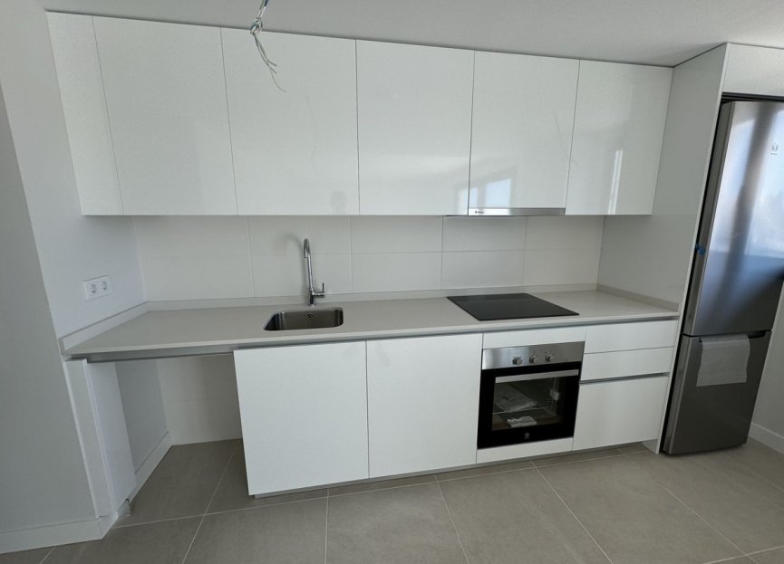 Resale - Apartment - Middle Floor Apartment - Estepona - Estepona Centro