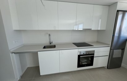 Resale - Apartment - Middle Floor Apartment - Estepona - Estepona Centro