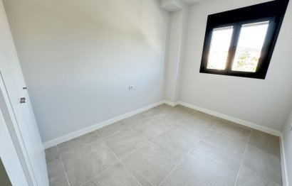 Resale - Apartment - Middle Floor Apartment - Estepona - Estepona Centro