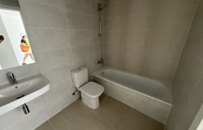 Resale - Apartment - Middle Floor Apartment - Estepona - Estepona Centro