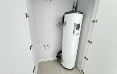 Resale - Apartment - Middle Floor Apartment - Estepona - Estepona Centro