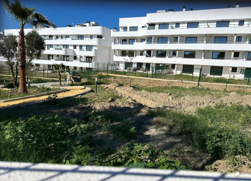 Resale - Apartment - Middle Floor Apartment - Estepona - Estepona Centro