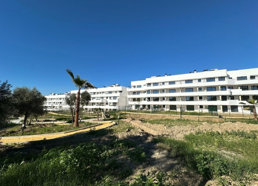 Resale - Apartment - Middle Floor Apartment - Estepona - Estepona Centro