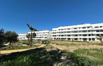 Resale - Apartment - Middle Floor Apartment - Estepona - Estepona Centro