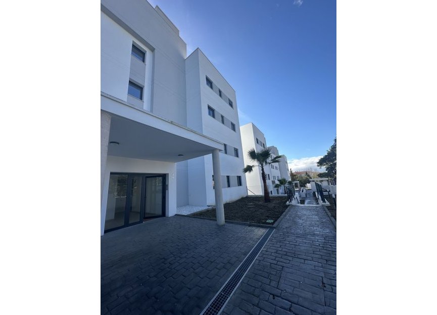 Resale - Apartment - Middle Floor Apartment - Estepona - Estepona Centro